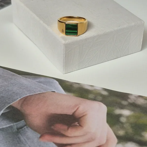 18kt GP Ring - Picture 4 of 8